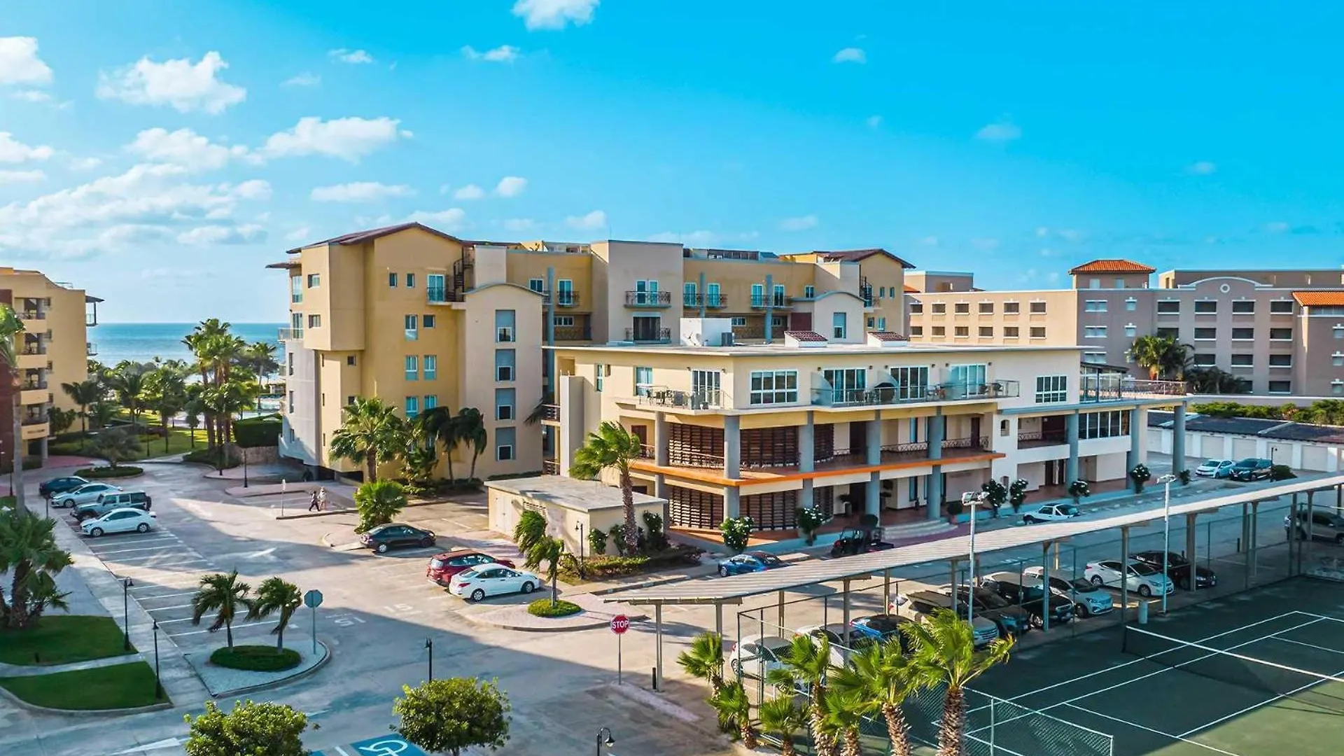 Beachfront - Coral Sea Garden 3Br Condo - P116 Palm Beach