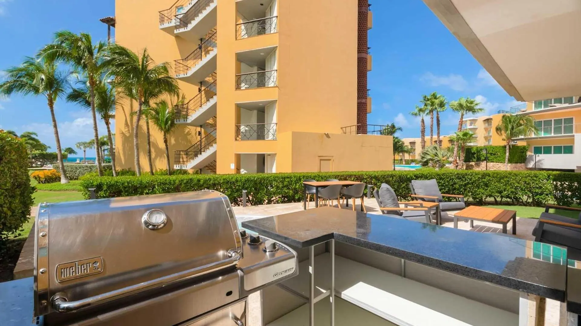 Holiday home Beachfront - Coral Sea Garden 3Br Condo - P116 Palm Beach