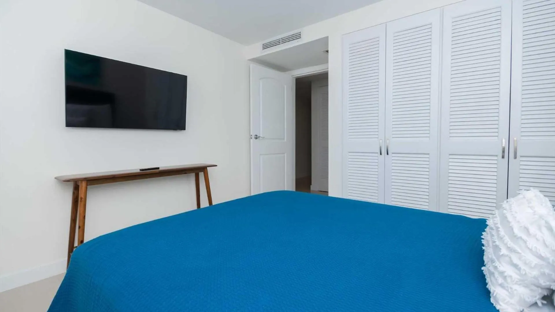 Beachfront - Coral Sea Garden 3Br Condo - P116 棕榈滩 度假居