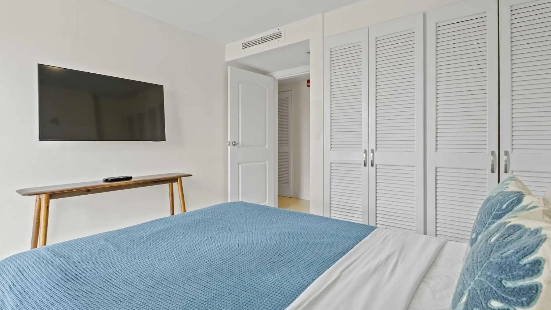 بيت للعطل Beachfront - Coral Sea Garden 3Br Condo - P116 شاطئ بالم