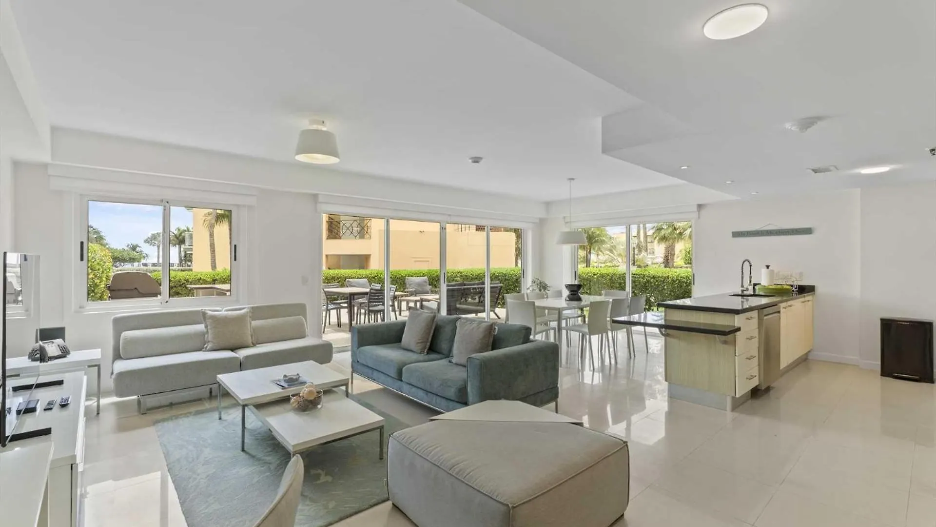Beachfront - Coral Sea Garden 3Br Condo - P116 شاطئ بالم أروبا