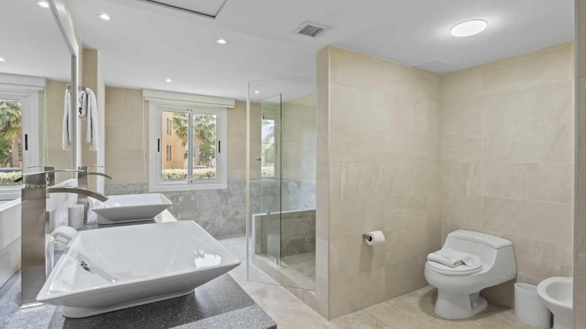 بيت للعطل Beachfront - Coral Sea Garden 3Br Condo - P116 شاطئ بالم أروبا