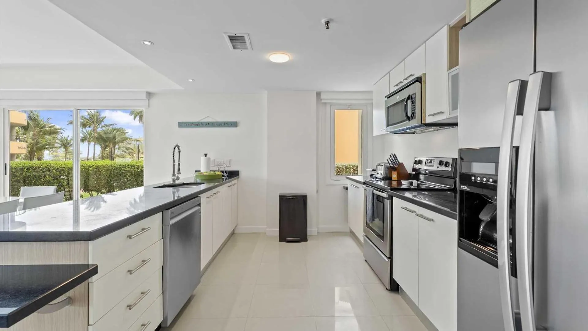 Beachfront - Coral Sea Garden 3Br Condo - P116 شاطئ بالم